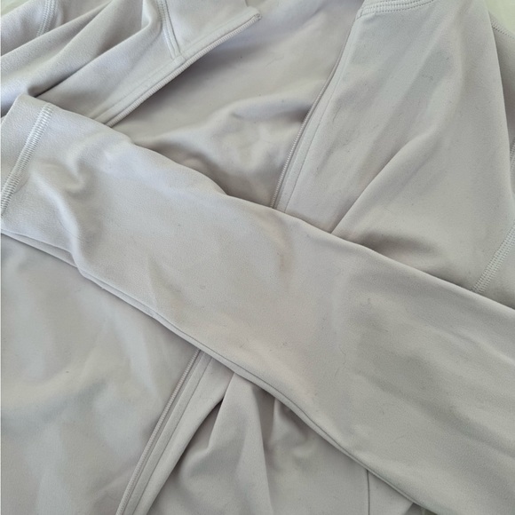 Gently worn TNAction BUTTER cropped limit zip up - Picture 5 of 6